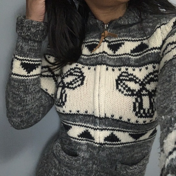 ☃️ Lambs Wool Aritzia TNA Winter Zip Up Sweater - Picture 3 of 13